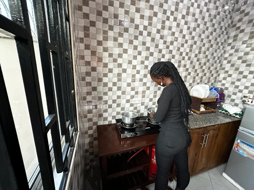 Revada Lodge Airport Dar es Salaam Buitenkant foto